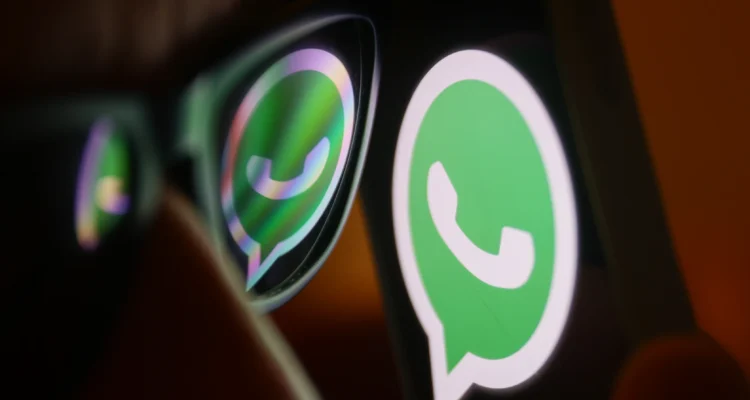Cara Mendeteksi Jika WhatsApp Kamu Sedang Disadap (Social Spy WhatsApp)